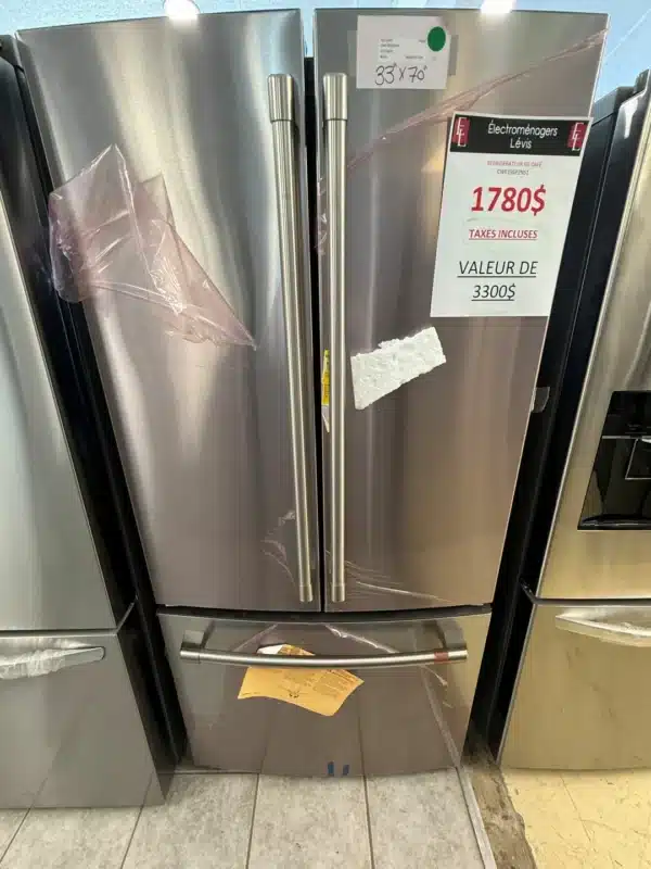 GE Café 33″ Counter-Depth French Door Refrigerator – CWE19SP2NS1 - Image 4