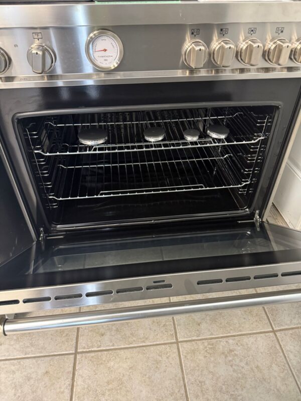 Bertazzoni 36” Dual Fuel Range, 5 Burners, True European Convection - MAST365DFMXE - Image 4
