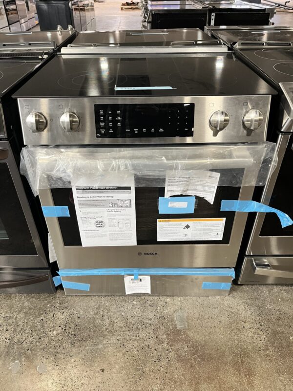 Cuisinière encastrée Bosch, 4.6 pi.cu, Stainless - HEI8056C – Image 4