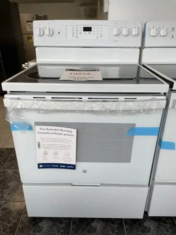 Cuisinière GE 30'', Électrique, Convection, Friture à air, Blanche - JCB840DVWW – Image 5