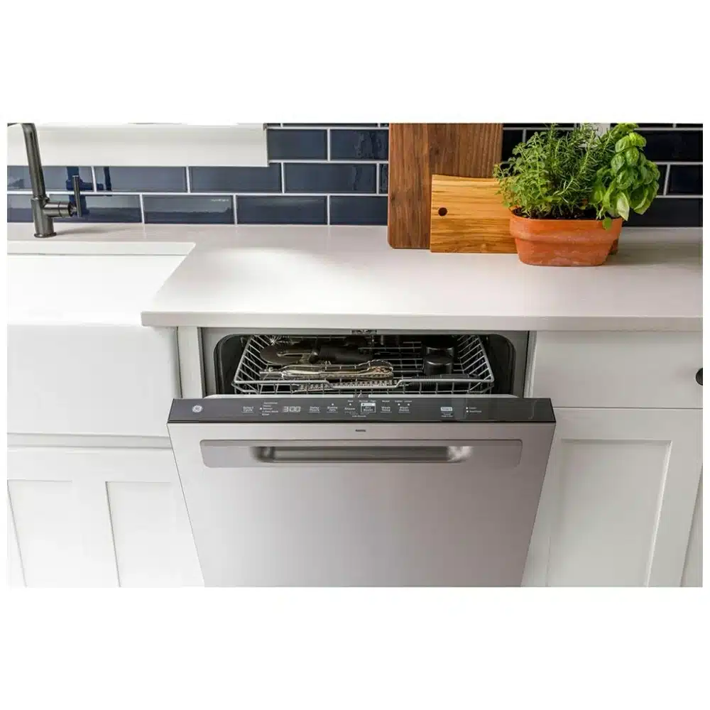 GE Fully Integrated Built-in Dishwasher 24inch, 50 dB, Wi-Fi, Stainless Steel – GDT635HSRSS - Image 4