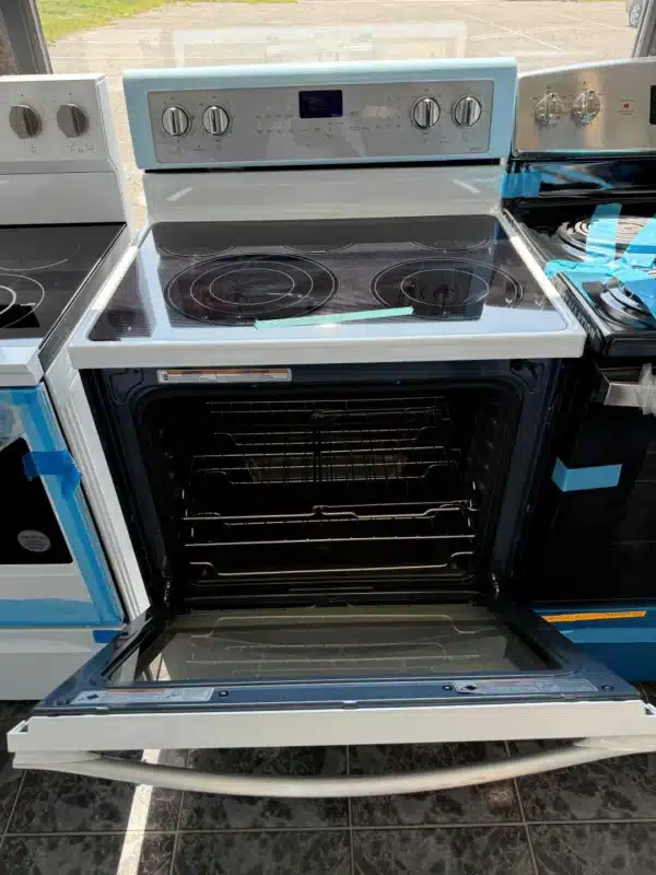 Whirlpool 30″ Electric Range, Smooth Top, White - YWFE745H0FH - Image 5