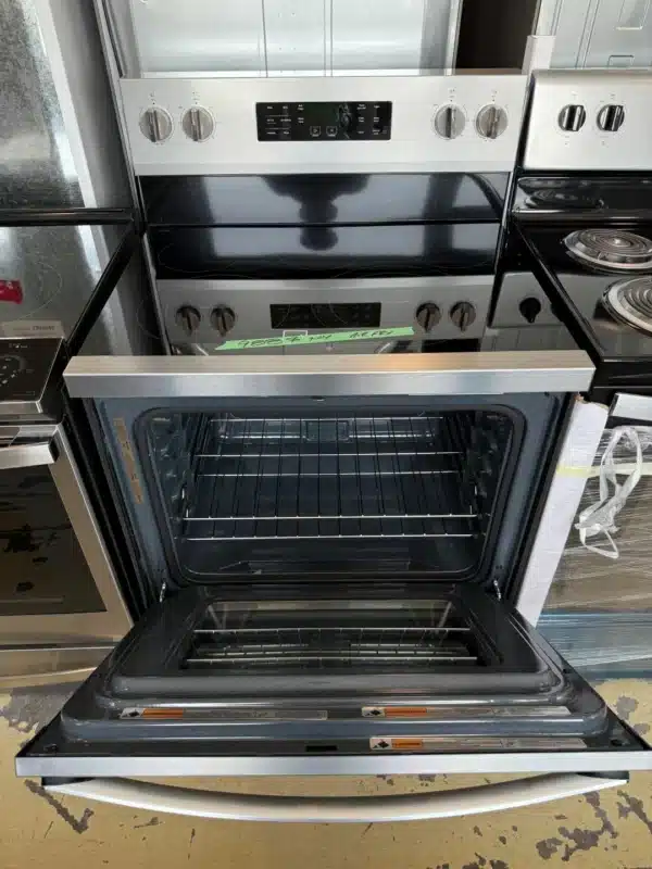 Whirlpool 30″ Electric Range, Smooth Top, Fingerprint-Resistant Stainless Steel - YWFES5030RZ - Image 4