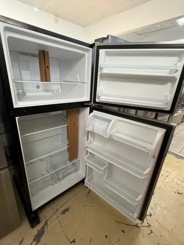 Amana 30″ Top-Freezer Refrigerator, 18 cu. ft., Stainless Steel – ART318FFDS - Image 5