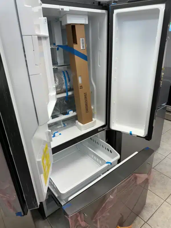 Réfrigérateur GE 33’’ à portes françaises, 24 pi³ – Acier inoxydable – PFE24HYRFS – Image 4